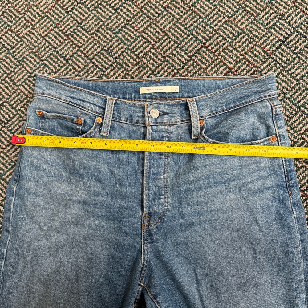 Levi’s Wedgie Straight - Picture 3 of 7